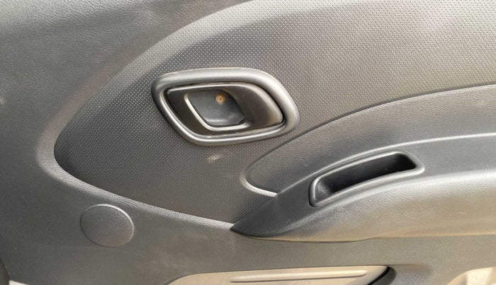 2016 Datsun Redi Go S, Petrol, Manual, 51,147 km, Driver Side Door Panels Control