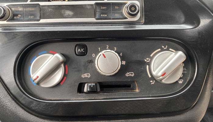 2016 Datsun Redi Go S, Petrol, Manual, 51,147 km, AC Unit - Directional switch has minor damage