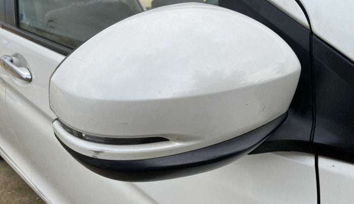 2017 Honda City 1.5L I-VTEC VX, Petrol, Manual, 1,04,689 km, Right rear-view mirror - Folding motor not working