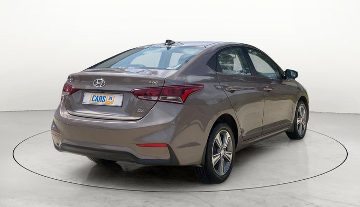 2018 Hyundai Verna 1.6 CRDI SX, Diesel, Manual, 49,792 km, Right Back Diagonal