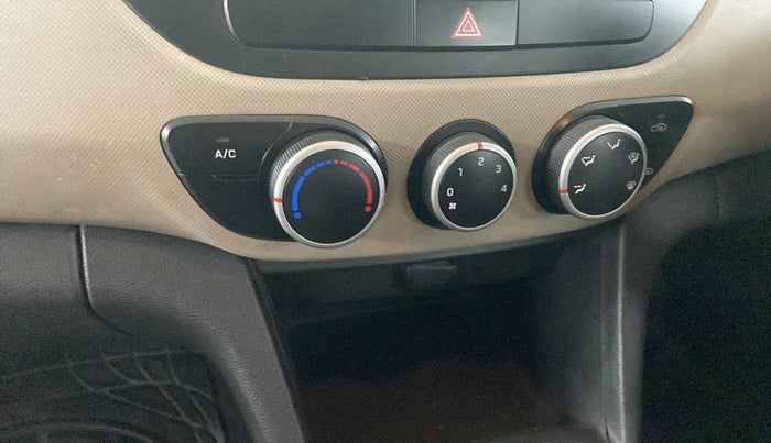 2017 Hyundai Grand i10 MAGNA 1.2 KAPPA VTVT, Petrol, Manual, 76,181 km, AC Unit - Directional switch has minor damage