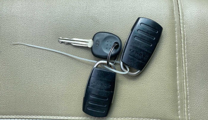 2010 Hyundai i10 SPORTZ 1.2, Petrol, Manual, 72,999 km, Lock system - Dork lock functional only from remote key