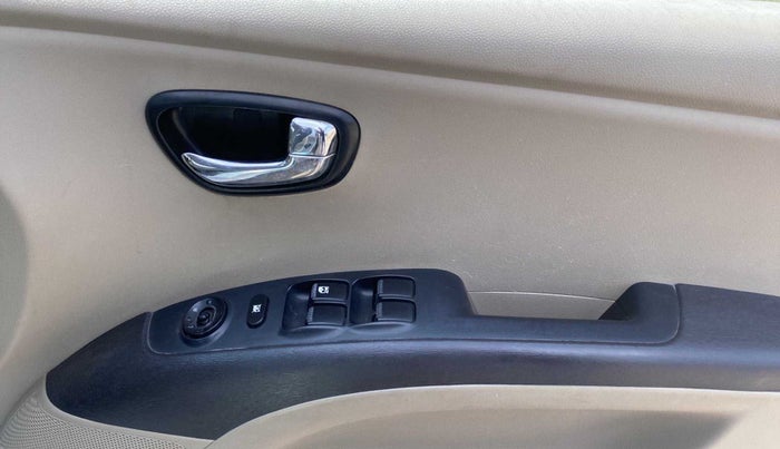 2010 Hyundai i10 SPORTZ 1.2, Petrol, Manual, 72,999 km, Driver Side Door Panels Control