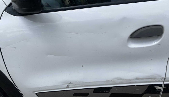 2017 Renault Kwid RXT 1.0, Petrol, Manual, 32,590 km, Front passenger door - Slightly dented