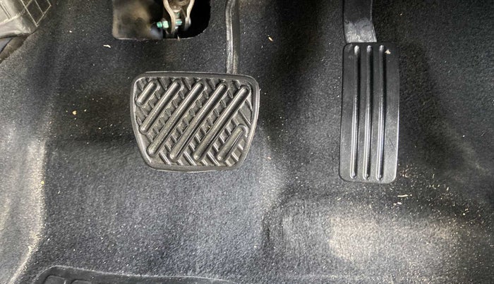 2019 Renault Duster RXS OPT CVT, Petrol, Automatic, 74,056 km, Pedals