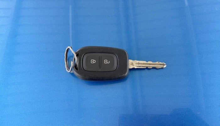 2019 Renault Duster RXS OPT CVT, Petrol, Automatic, 74,056 km, Key Close Up