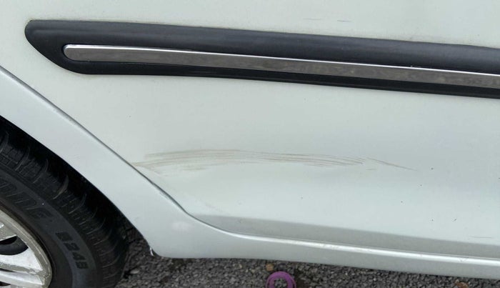 2013 Maruti Swift VXI, Petrol, Manual, 79,055 km, Right rear door - Slightly dented
