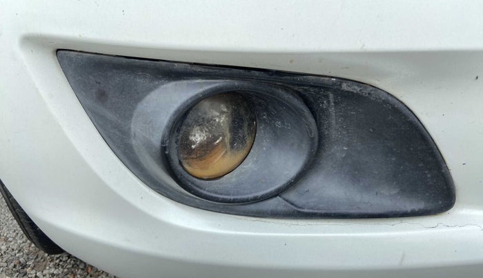 2013 Maruti Swift VXI, Petrol, Manual, 79,106 km, Right fog light - Not working