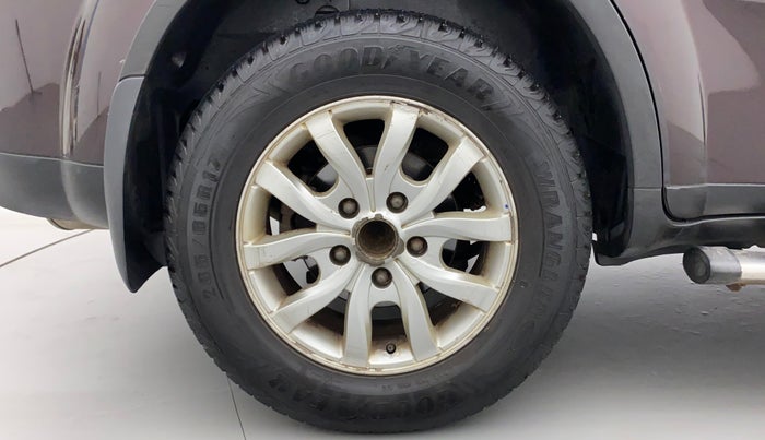 2015 Mahindra XUV500 W10, Diesel, Manual, 55,733 km, Right Rear Wheel