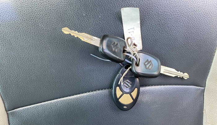 2010 Maruti Wagon R VXI MINOR, Petrol, Manual, 76,672 km, Lock system - Central lock not working