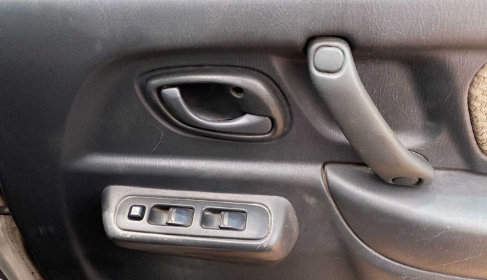 2010 Maruti Wagon R VXI MINOR, Petrol, Manual, 77,291 km, Driver Side Door Panels Control