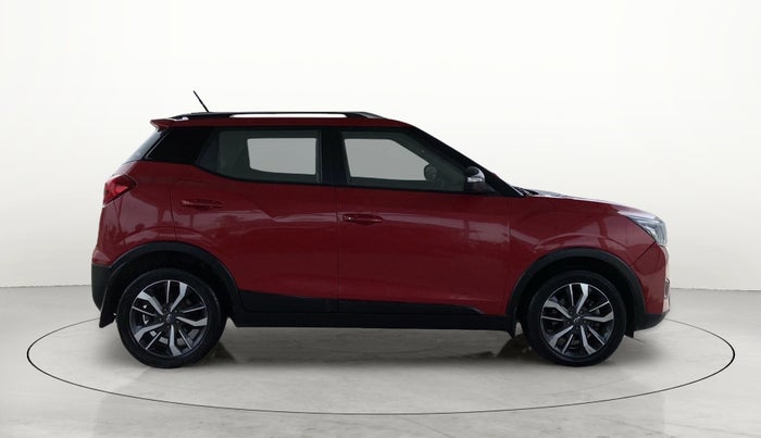 2019 Mahindra XUV300 W8 (O) 1.5 DIESEL AMT, Diesel, Automatic, 1,20,880 km, Right Side View