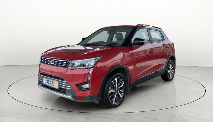 2019 Mahindra XUV300 W8 (O) 1.5 DIESEL AMT, Diesel, Automatic, 1,20,880 km, Left Front Diagonal