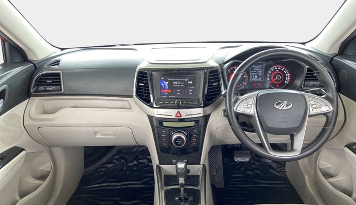 2019 Mahindra XUV300 W8 (O) 1.5 DIESEL AMT, Diesel, Automatic, 1,20,880 km, Dashboard