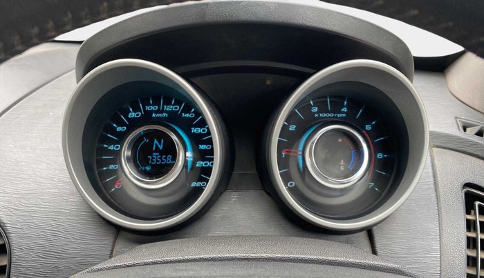 2016 Mahindra XUV500 W10, Diesel, Manual, 73,555 km, Odometer Image