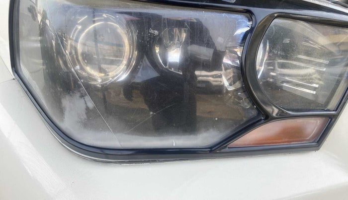 2017 Mahindra Scorpio S10 2WD INTELLI-HYBRID, Diesel, Manual, 69,674 km, Right headlight - LED not working