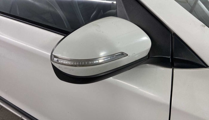 2018 Hyundai Elite i20 SPORTZ 1.2, Petrol, Manual, 38,600 km, Right rear-view mirror - Indicator light has minor damage