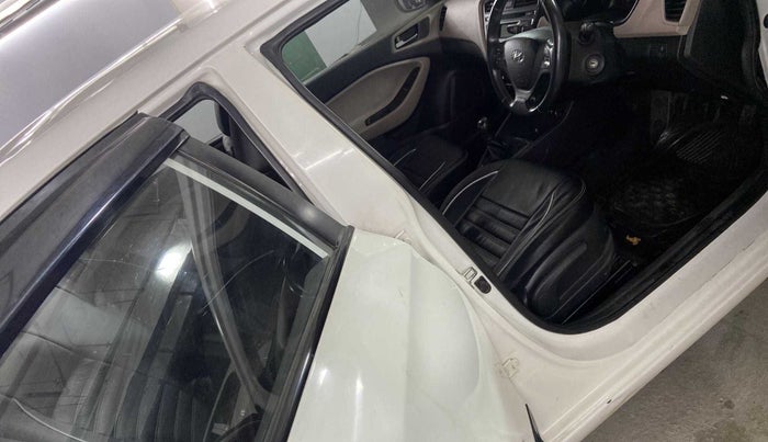 2018 Hyundai Elite i20 SPORTZ 1.2, Petrol, Manual, 38,600 km, Right B pillar - Pillar damaged/repaired