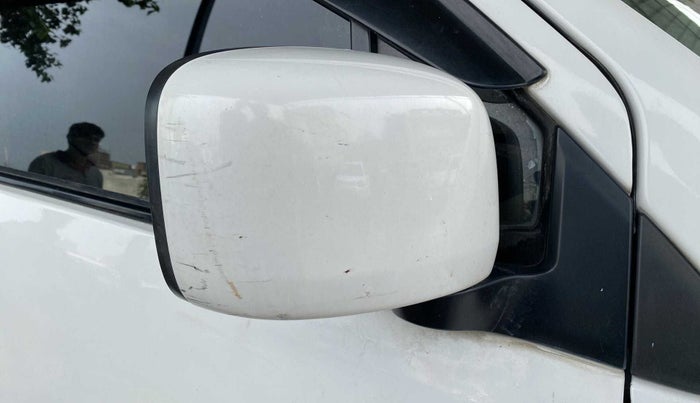 2017 Maruti Wagon R 1.0 VXI, Petrol, Manual, 18,345 km, Right rear-view mirror - ORVM switch has minor damage
