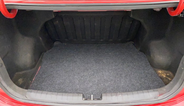 2014 Hyundai Xcent S (O) 1.2, Petrol, Manual, 45,061 km, Boot Inside
