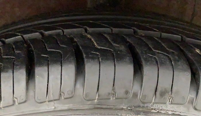 2014 Hyundai Xcent S (O) 1.2, Petrol, Manual, 45,061 km, Right Rear Tyre Tread