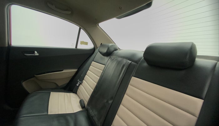 2014 Hyundai Xcent S (O) 1.2, Petrol, Manual, 45,061 km, Right Side Rear Door Cabin