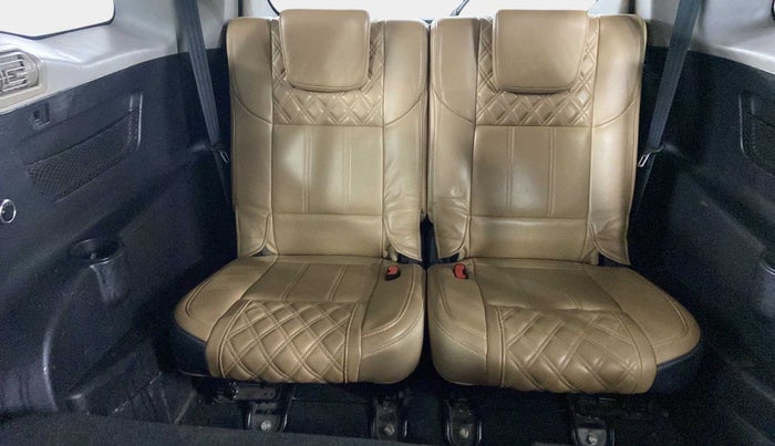 2020 Mahindra XUV500 W11(O), Diesel, Manual, 30,867 km, Third Seat Row ( optional )