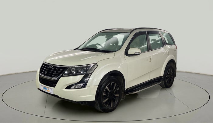2020 Mahindra XUV500 W11(O), Diesel, Manual, 30,867 km, Left Front Diagonal