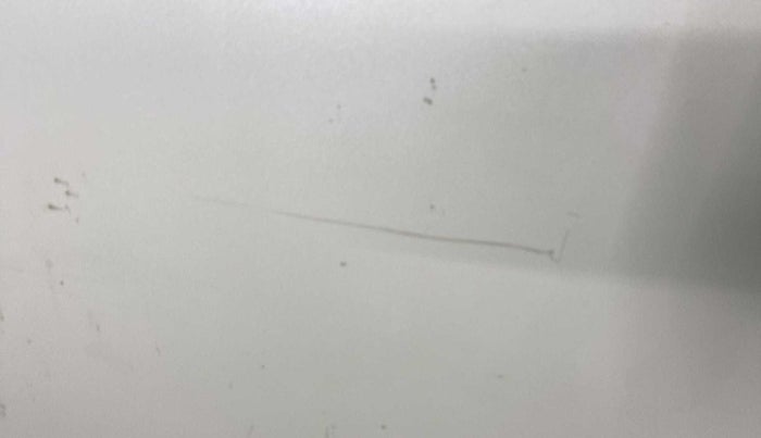 2020 Mahindra XUV500 W11(O), Diesel, Manual, 30,867 km, Rear left door - Minor scratches
