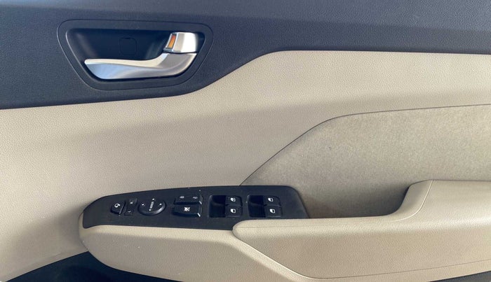 2021 Hyundai Verna SX 1.5 VTVT, Petrol, Manual, 21,119 km, Driver Side Door Panels Control