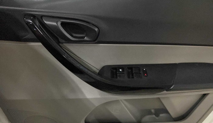 2018 Tata Tiago XT PETROL, Petrol, Manual, 1,00,006 km, Driver Side Door Panels Control