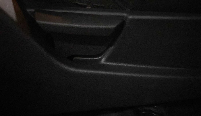2017 Hyundai Eon ERA +, Petrol, Manual, 86,094 km, Driver Side Adjustment Panel