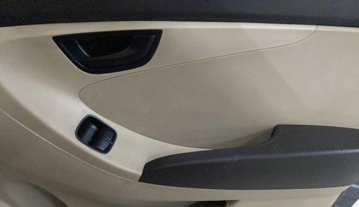 2017 Hyundai Eon ERA +, Petrol, Manual, 86,094 km, Driver Side Door Panels Control