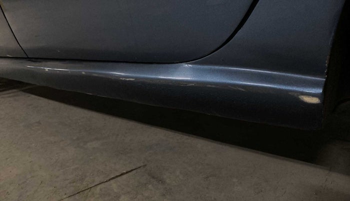 2016 Volkswagen Ameo HIGHLINE1.2L, Petrol, Manual, 71,485 km, Left running board - Minor scratches