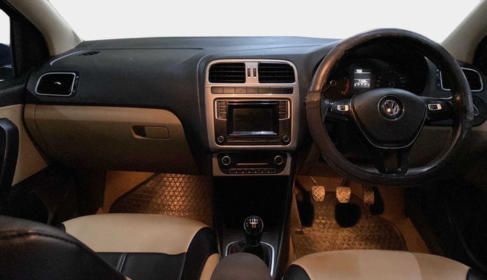 2016 Volkswagen Ameo HIGHLINE1.2L, Petrol, Manual, 71,485 km, Dashboard