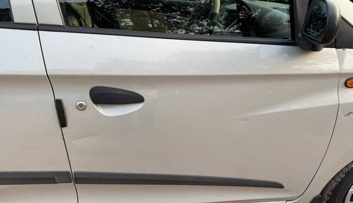 2014 Hyundai Eon ERA +, Petrol, Manual, 21,477 km, Driver-side door - Minor scratches