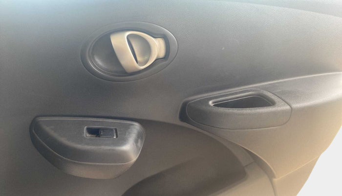 2018 Datsun Go Plus T, Petrol, Manual, 35,899 km, Driver Side Door Panels Control