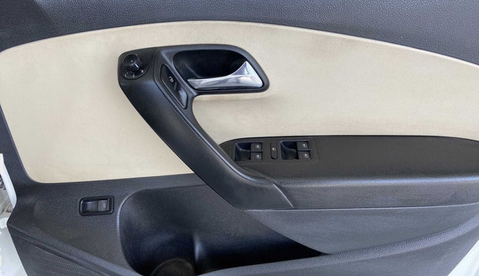 2019 Skoda Rapid STYLE 1.6 MPI, Petrol, Manual, 47,901 km, Driver Side Door Panels Control