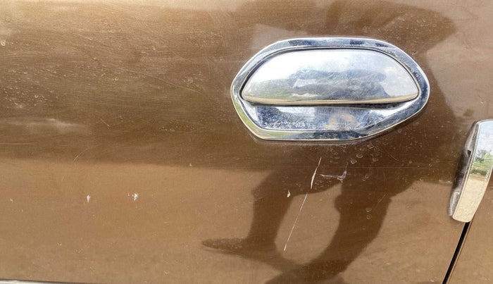 2018 Datsun Go Plus T, Petrol, Manual, 27,153 km, Front passenger door - Minor scratches