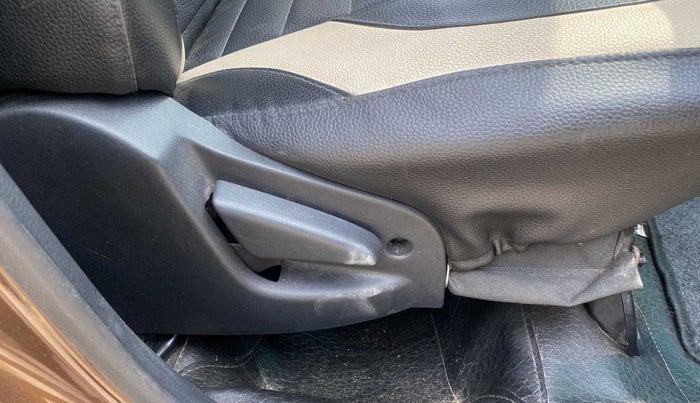 2018 Datsun Go Plus T, Petrol, Manual, 27,153 km, Driver Side Adjustment Panel