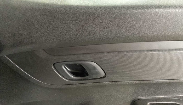 2018 Renault Kwid STD, Petrol, Manual, 13,597 km, Driver Side Door Panels Control