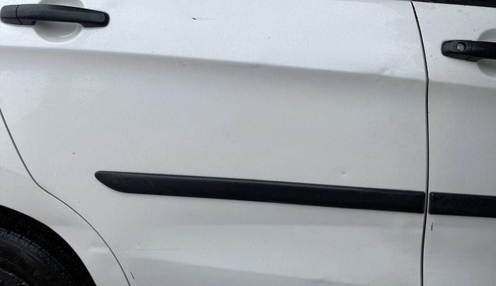 2016 Maruti Celerio VXI, Petrol, Manual, 1,24,009 km, Right rear door - Slightly rusted