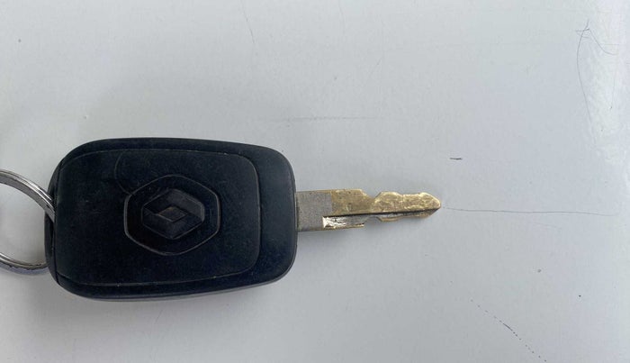 2016 Renault Kwid RXL, Petrol, Manual, 68,292 km, Lock system - Door lock knob has minor damage