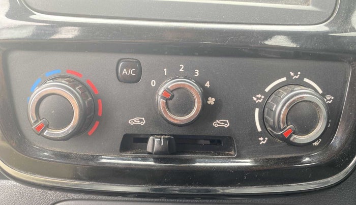 2016 Renault Kwid RXT 0.8, Petrol, Manual, 31,713 km, Dashboard - Air Re-circulation knob is not working