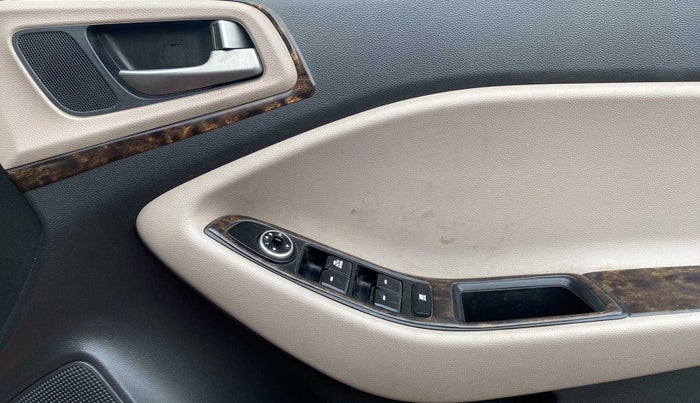 2017 Hyundai Elite i20 MAGNA 1.2, Petrol, Manual, 35,347 km, Driver Side Door Panels Control