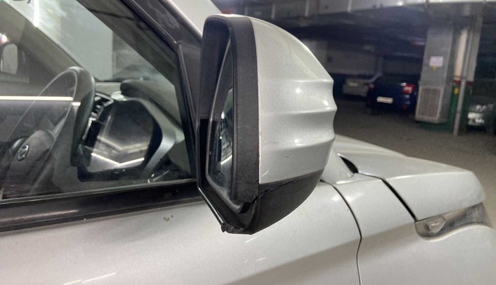 2017 Mahindra Kuv100 K6 6 STR, Petrol, Manual, 64,183 km, Right rear-view mirror - Cover has minor damage