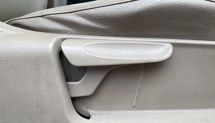 2019 Volkswagen Vento HIGHLINE 1.6 MPI, Petrol, Manual, 56,916 km, Driver Side Adjustment Panel