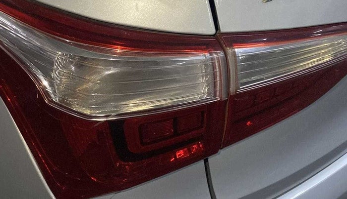 2018 Hyundai Xcent SX 1.2, Petrol, Manual, 63,970 km, Left tail light - Minor scratches