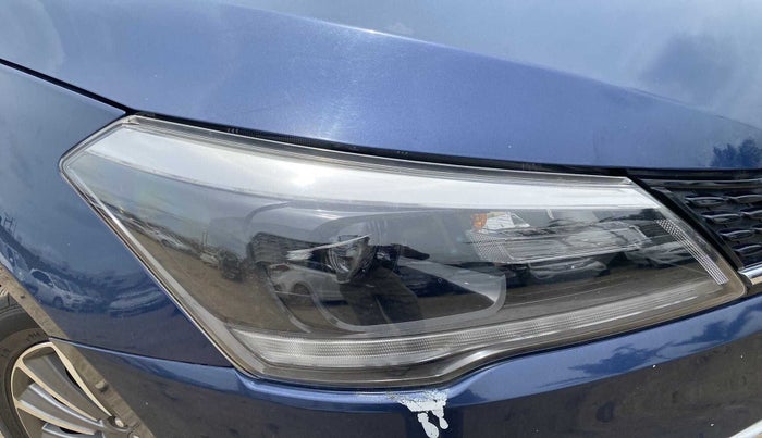 2018 Maruti Ciaz ALPHA 1.5 SHVS PETROL, Petrol, Manual, 23,621 km, Right headlight - Minor scratches