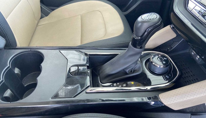 2022 Tata Safari XZA PLUS 6S KAZIRANGA, Diesel, Automatic, 53,966 km, Gear Lever